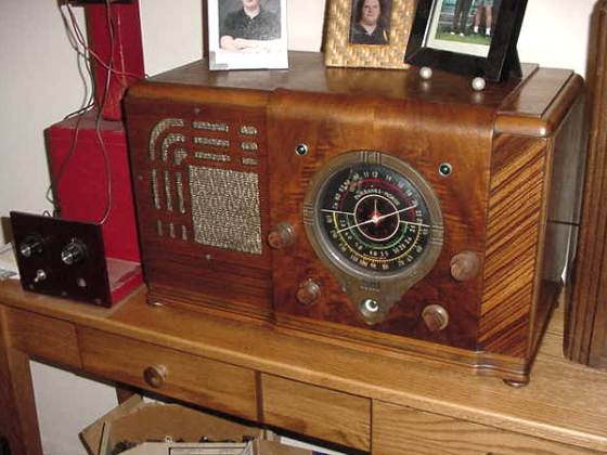 Refinished Fairbanks Morse Radio