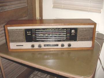 british philco 135 valve radio