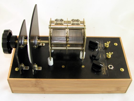 Dave Schmarder's Crystal Radio #76, side view.