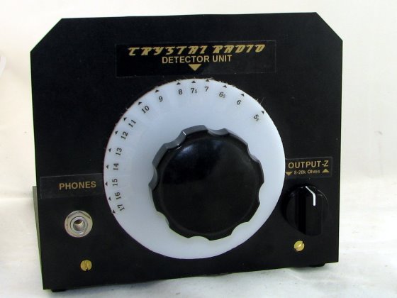 Front view of the crystal radio detector unit.