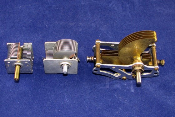 Examples of capacitor styles with special attention to the plate shape.