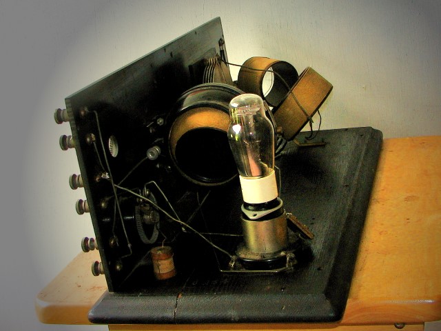 Paragon Radio RD-5 End View