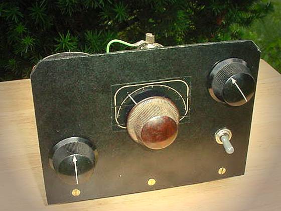 Regenerative radio using a single tube.