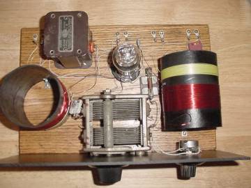 Dave's Homemade TRF Radio, Front view