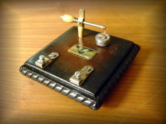 Crystal Radio Detector Stand by Carlos