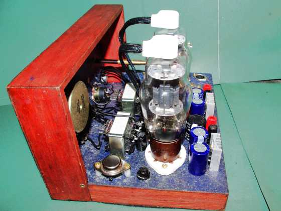 Dual 1625 valve regenerative radio receiver, Side