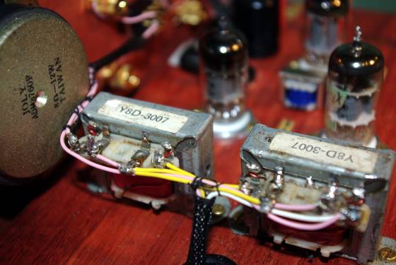 3 valve audio amplifier runs on 12 volts ht, close up view