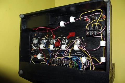 4 valve regenerative radio bottom view