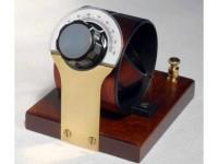 Amplified crystal radio